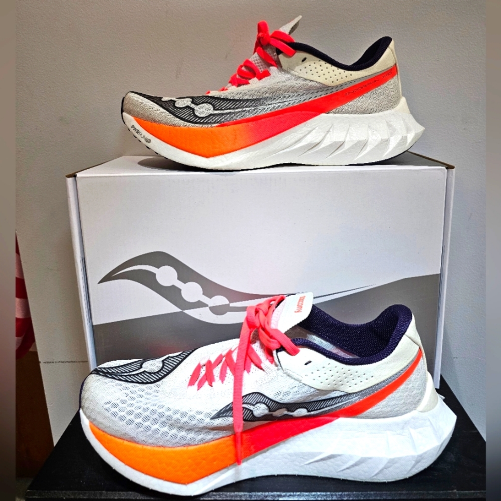 Saucony Endorphin PRO 4, Men's 9, White/Black/ Bright Orange
